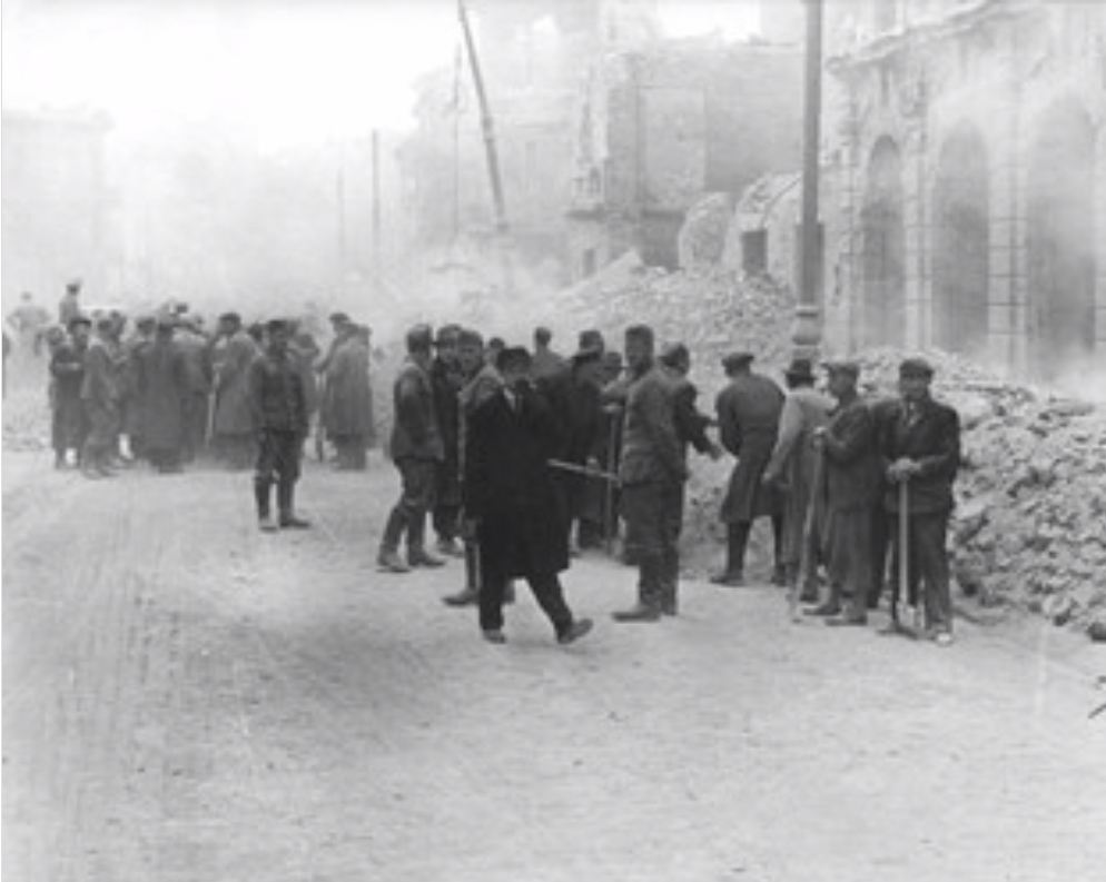 &Beta;&alpha;&rho;&sigma;&omicron;&beta;ί&alpha;, 1939. &Epsilon;&beta;&rho;&alpha;ί&omicron;&iota; &alpha;&pi;&omicron;&mu;&alpha;&kappa;&rho;ύ&nu;&omicron;&upsilon;&nu; &epsilon;&rho;&epsilon;ί&pi;&iota;&alpha; &upsilon;&pi;ό &tau;&eta;&nu; &epsilon;&pi;ί&beta;&lambda;&epsilon;&psi;&eta; &Gamma;&epsilon;&rho;&mu;&alpha;&nu;ώ&nu; &sigma;&tau;&rho;&alpha;&tau;&iota;&omega;&tau;ώ&nu;. 