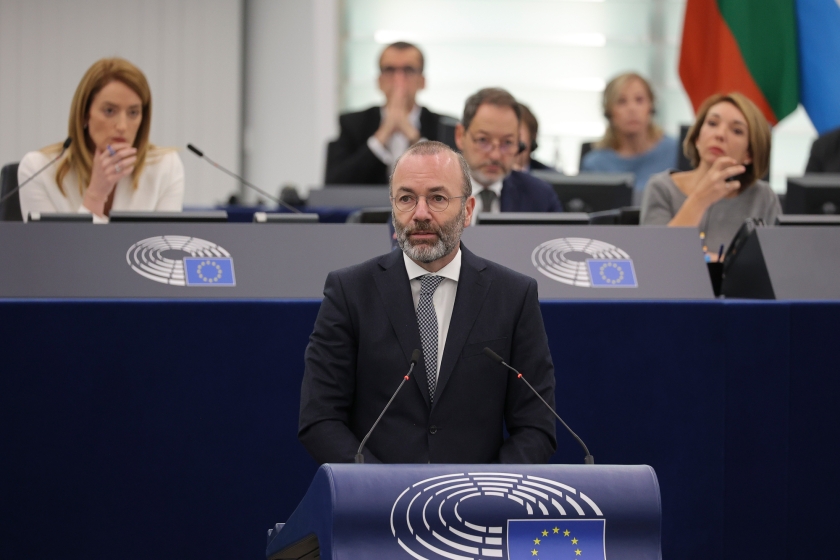 &Tau;&omicron; &mu;έ&lambda;&lambda;&omicron;&nu; &tau;&eta;&sigmaf; &kappa;&epsilon;&nu;&tau;&rho;&omicron;&delta;&epsilon;&xi;&iota;ά&sigmaf; &sigma;&tau;&eta;&nu; &Epsilon;&upsilon;&rho;ώ&pi;&eta; &kappa;&alpha;&iota; &tau;&alpha; &laquo;7 D&raquo;
