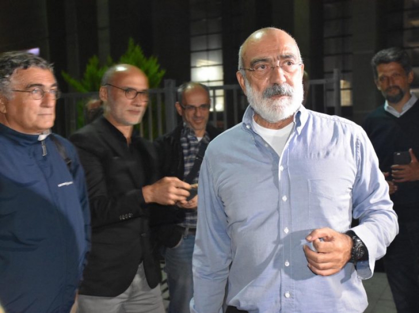 &Pi;&omicron;&lambda;&iota;&tau;&iota;&kappa;έ&sigmaf; &delta;ί&kappa;&epsilon;&sigmaf; &sigma;&tau;&eta;&nu; &Tau;&omicron;&upsilon;&rho;&kappa;ί&alpha;